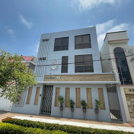 Novapark Kennedy Hotel グアヤキル エクステリア 写真